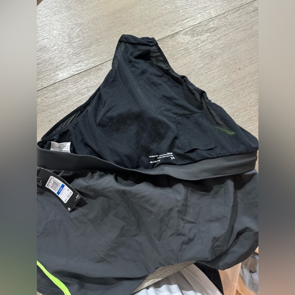 Women’s UA Fly by 2.0 shorts with underwear insert. Pockets. Reflective details - Picture 4 of 7